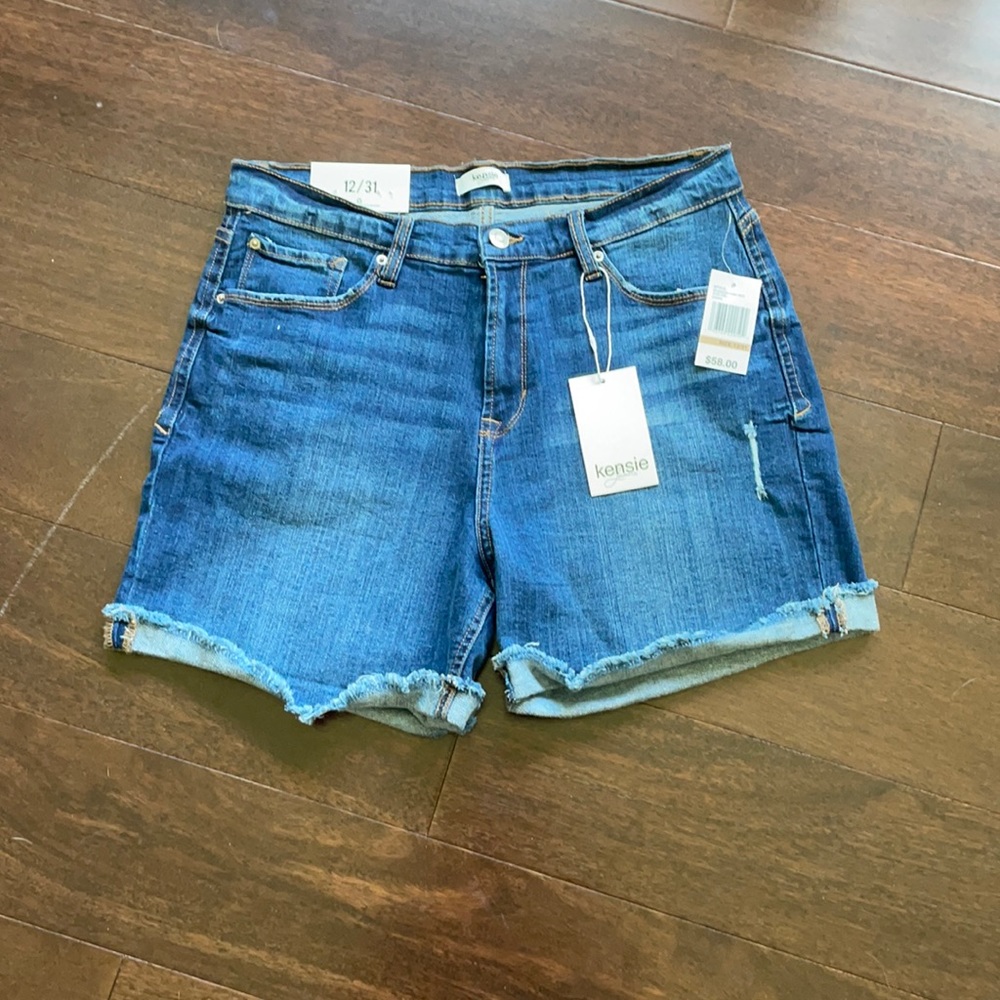 NWT Women’s Kensie Jean Short - size 12 / 31